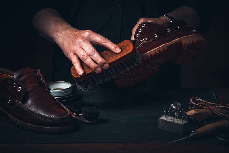 Top 8 Best Shoe Shine Kits For Men – Polished Dress Shoes And Footwear